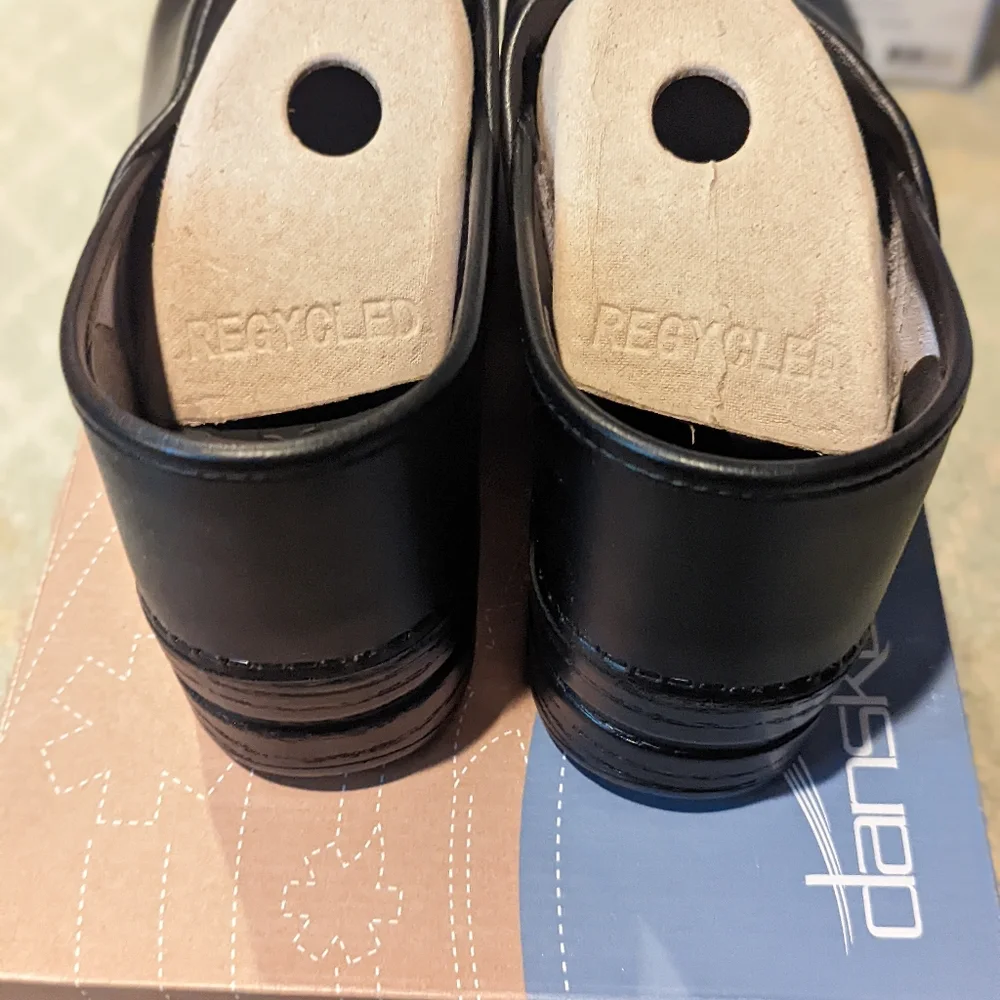 Black Dansko nursing clogs size 43 wide unisex - Picture 4 of 4